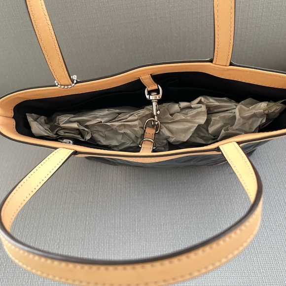 Coach Black Logo Embossed Patent Leather Bag - Picture 4 of 8